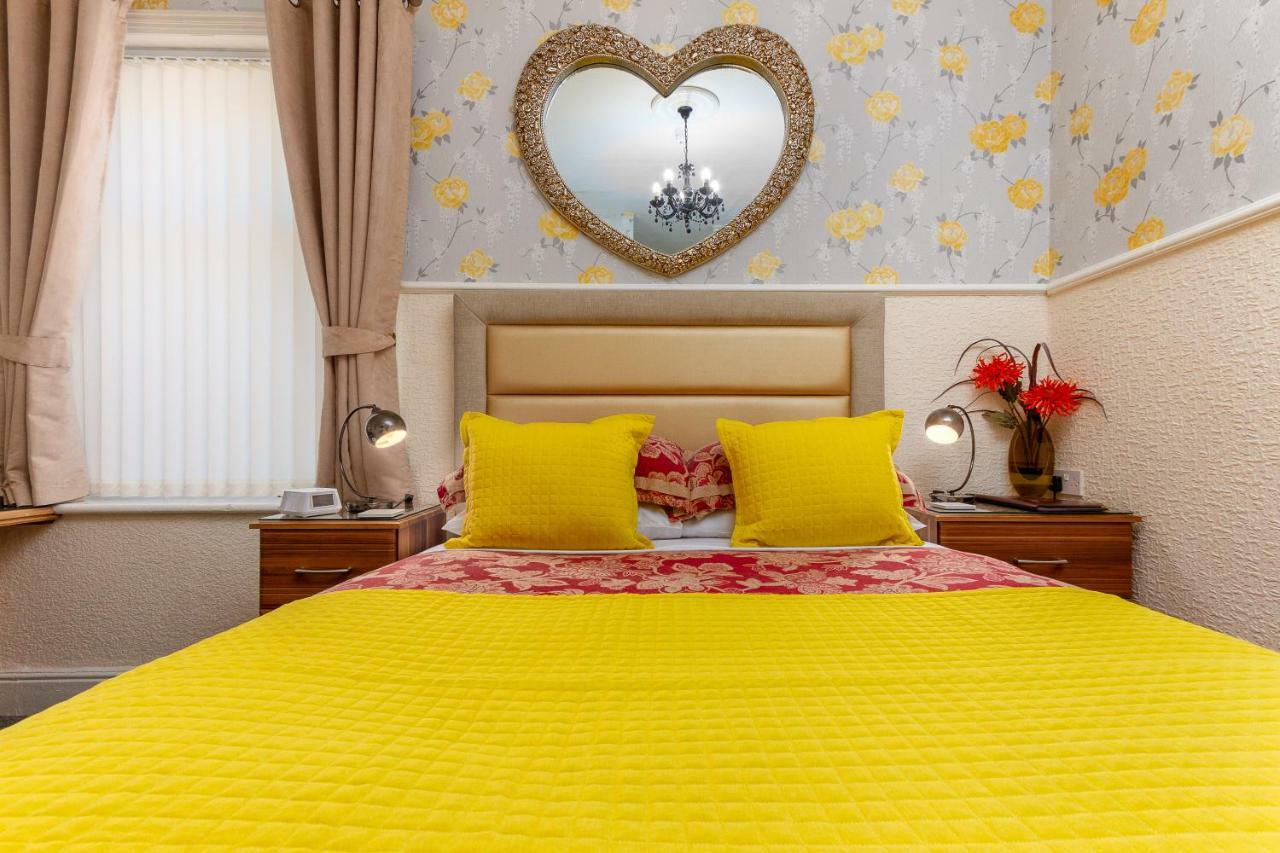 Valentine Lodge Over 21 Adult Couples Only Blackpool Buitenkant foto