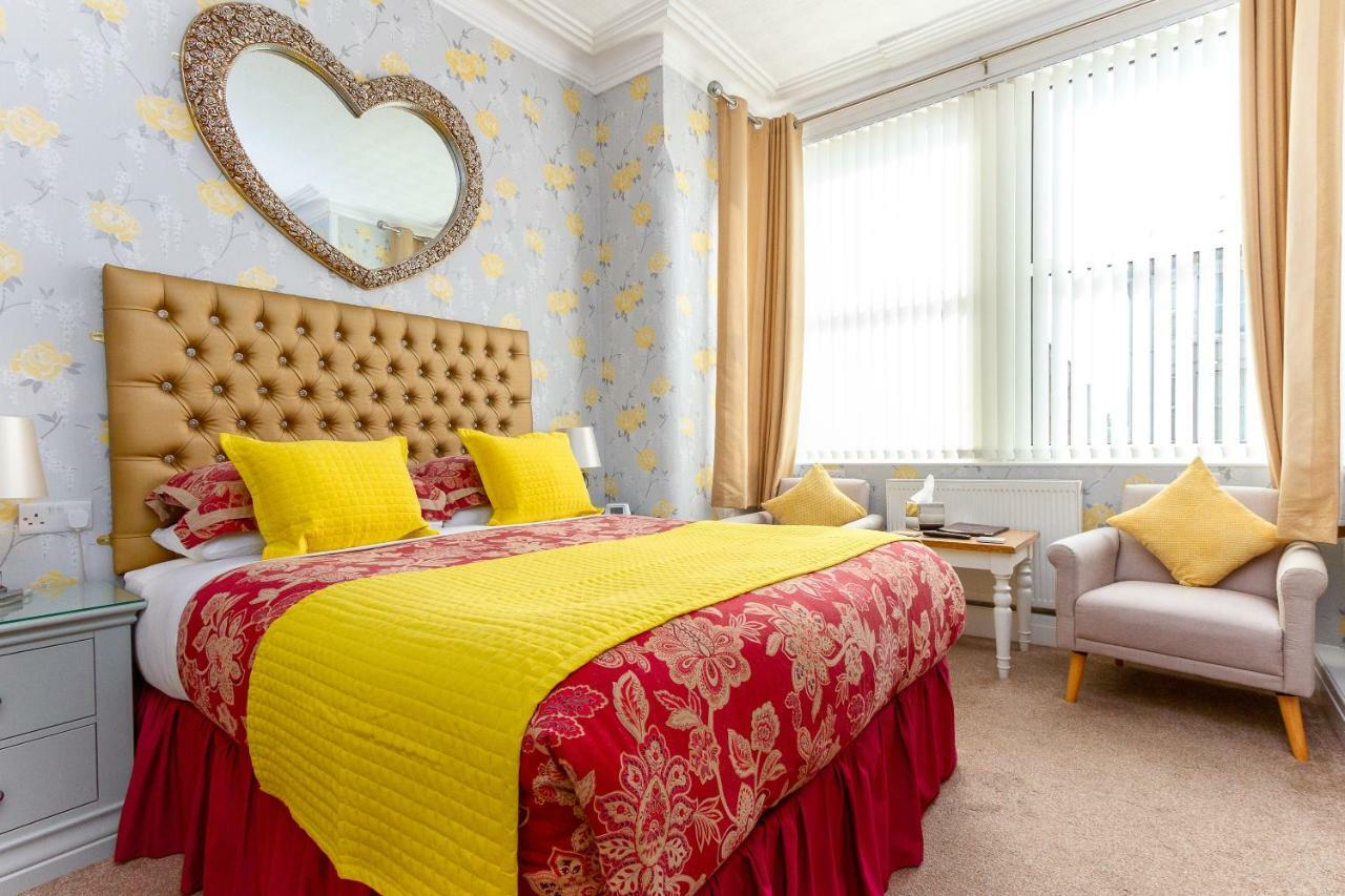 Valentine Lodge Over 21 Adult Couples Only Blackpool Buitenkant foto